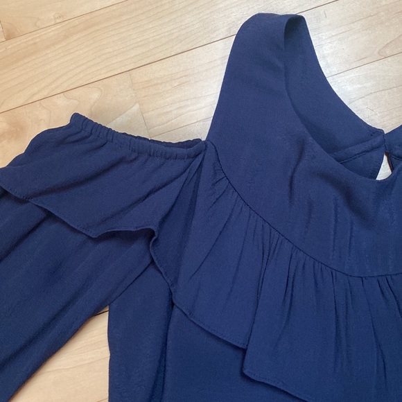 NWT Maeve by Anthropology navy cold-shoulder top - Picture 3 of 7